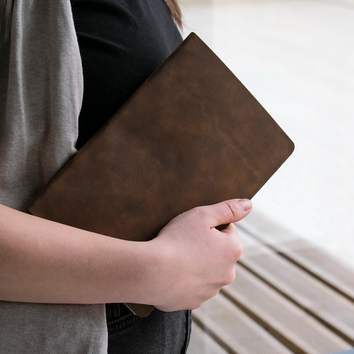 Agendă din piele personalizată cu nume pentru profesori