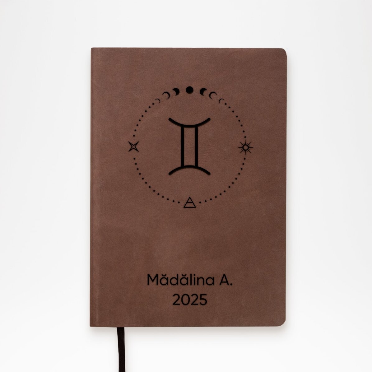 Agendă din piele personalizată cu text și zodia Gemeni