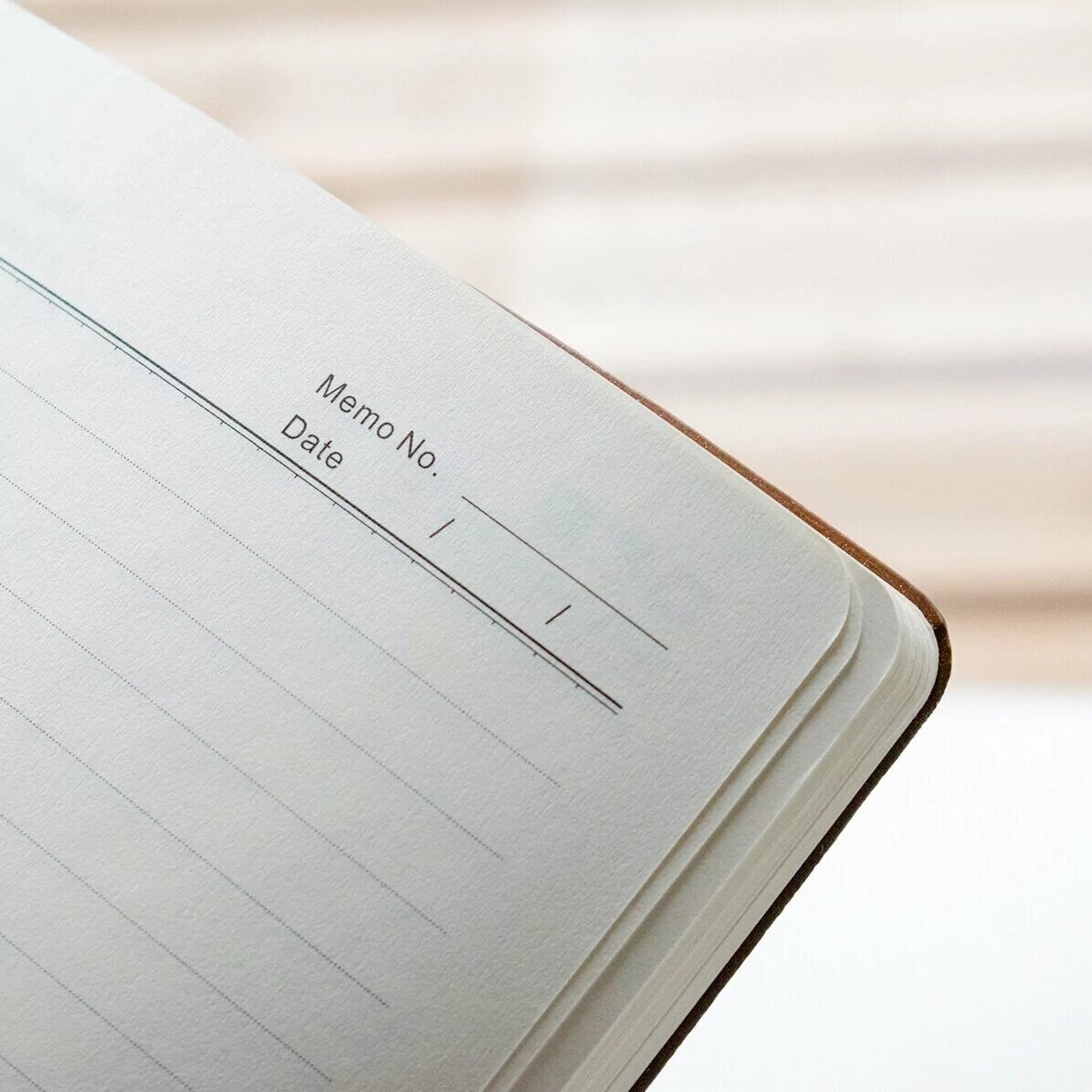 Agendă din piele personalizată cu text și zodia Pești