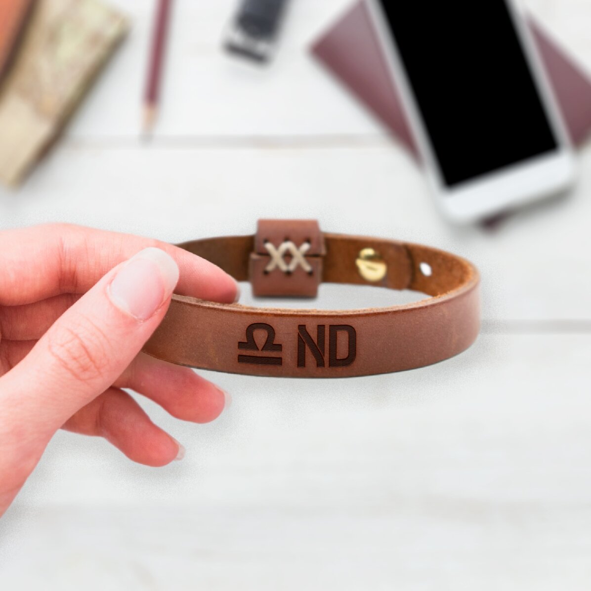 Brățară din piele personalizată cu inițiale și zodia Balanță