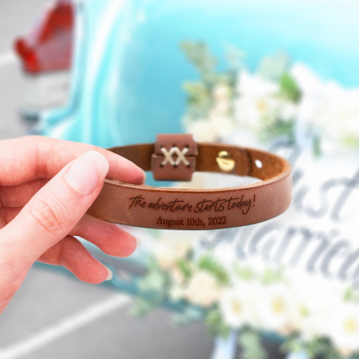 Brățară din piele personalizată cu mesaj - The adventure starts today!