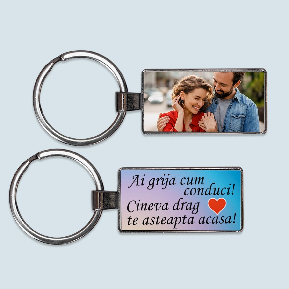 Breloc personalizat cu o poză și text