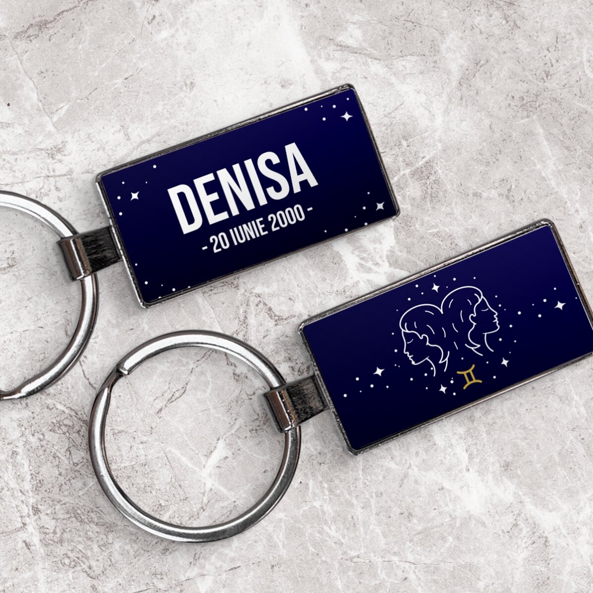 Breloc personalizat cu text și zodie - Gemeni