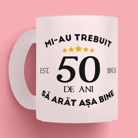 Cană mată personalizată cu text - Arăt bine la vârsta mea