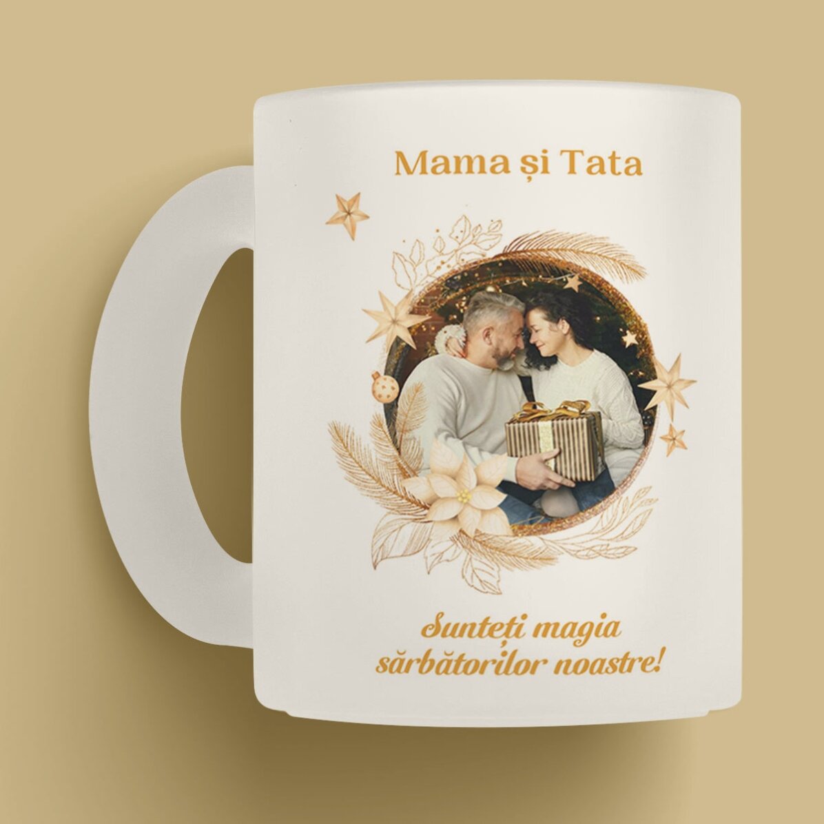 Cană sticlă mată personalizată cu text și 2 poze - Magia sărbătorilor