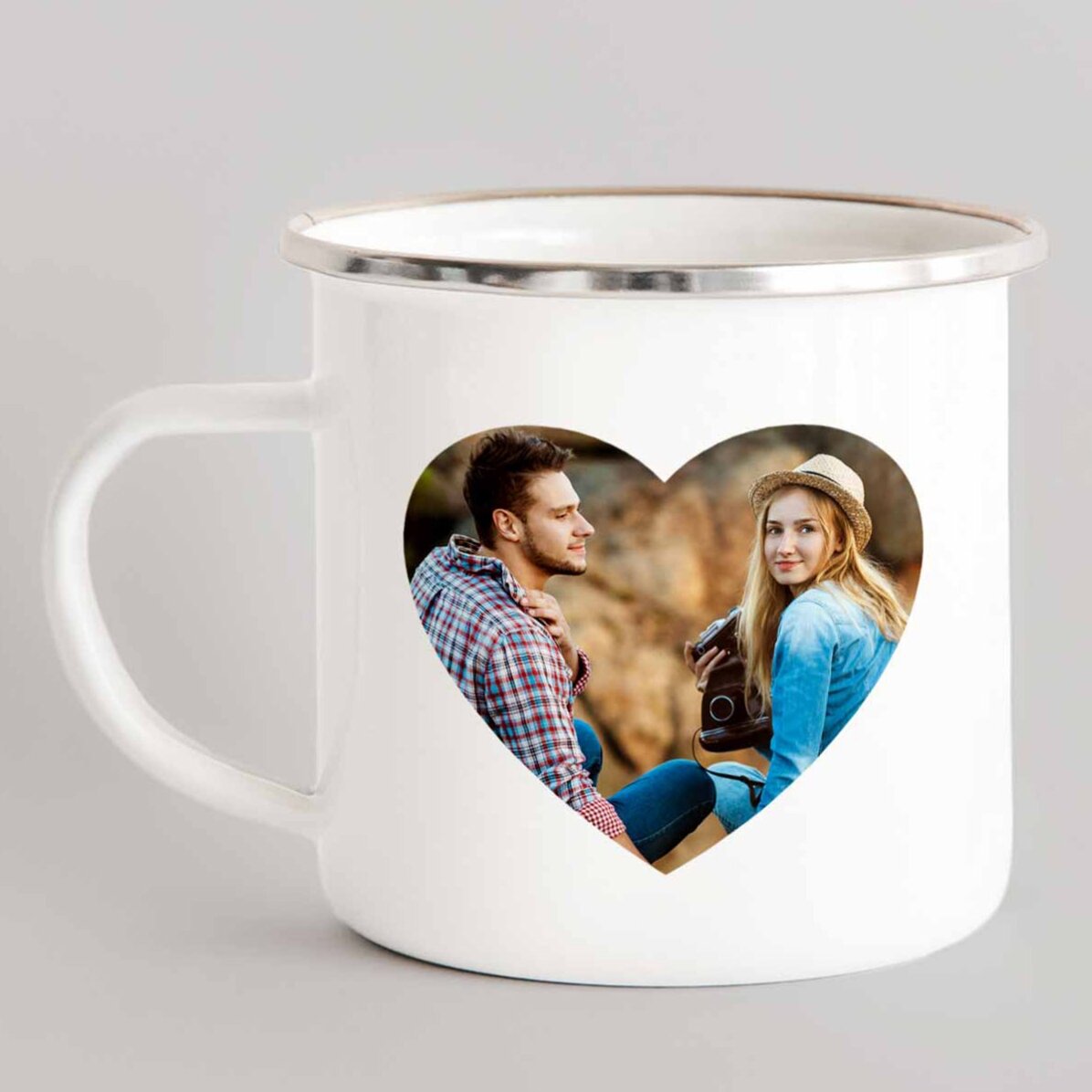 Cană metalică emailată personalizată cu poza și text - Model inimă