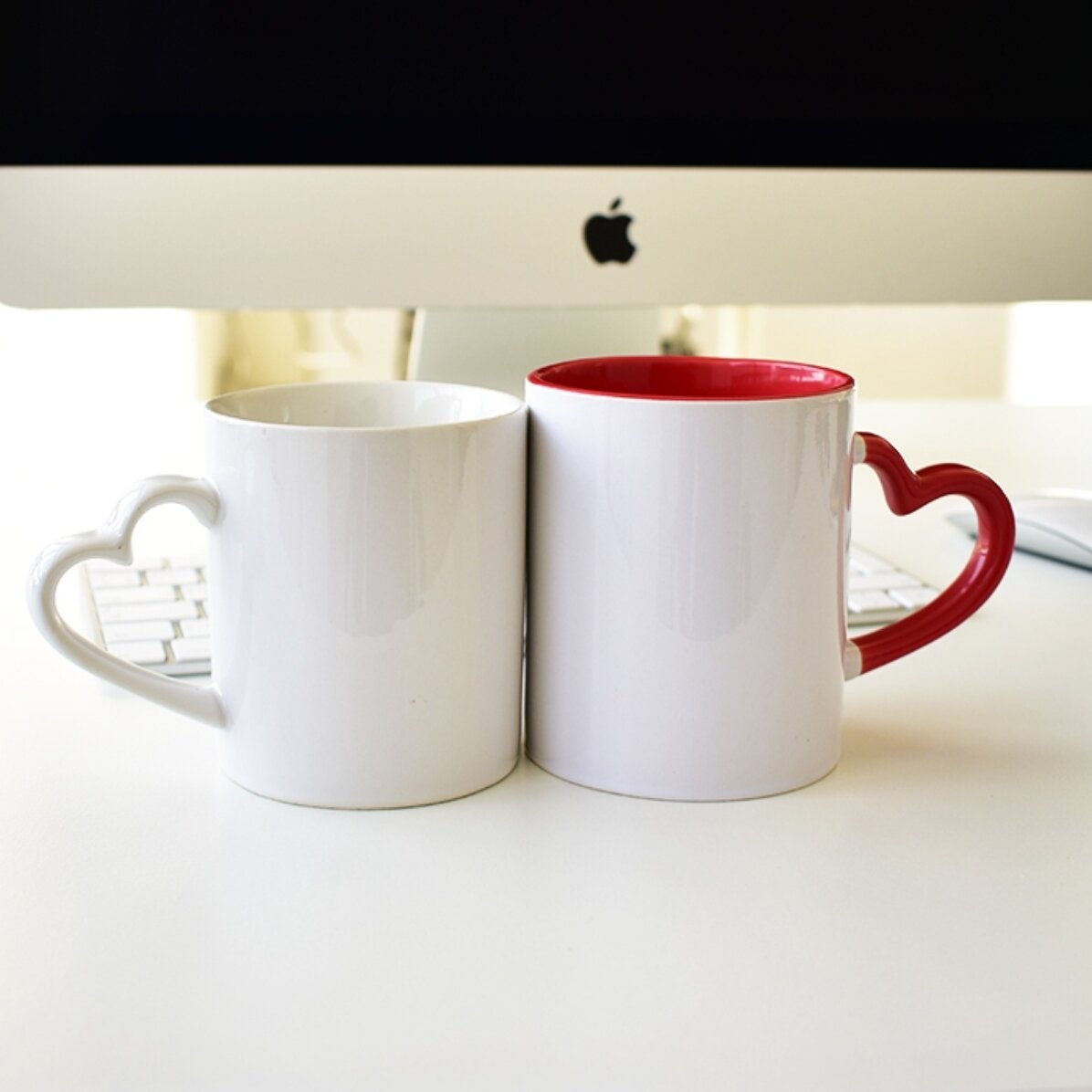 Cană personalizată cu 3 poze și text - My favorite - model toartă în formă de inimă 