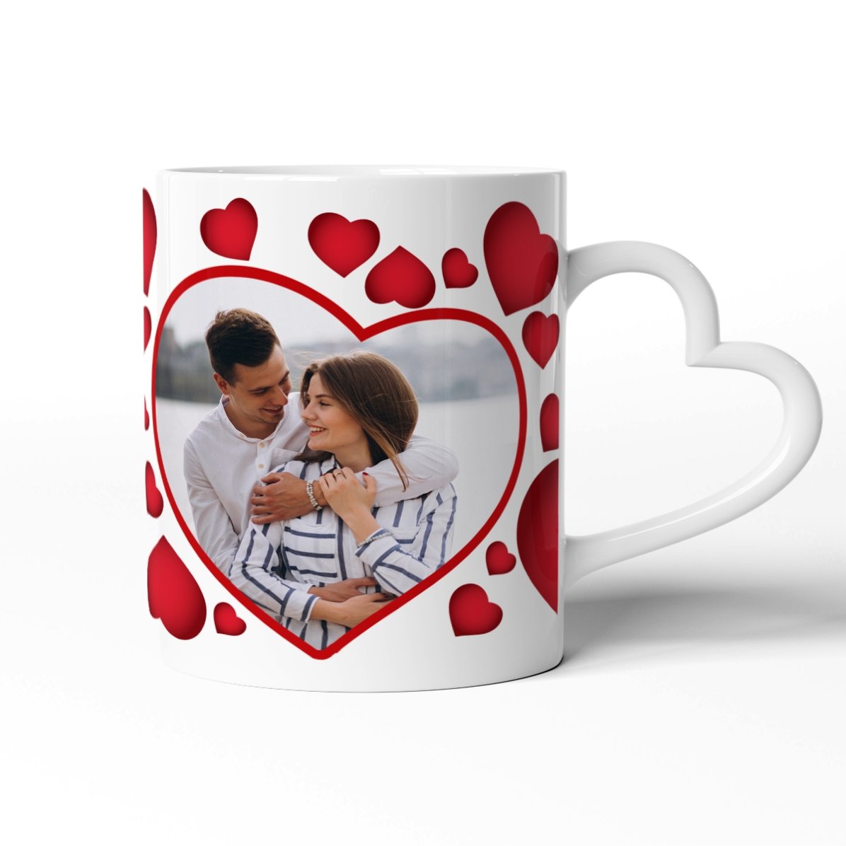 Cană personalizată cu inimioare și o poză  - model toartă în formă de inimă 