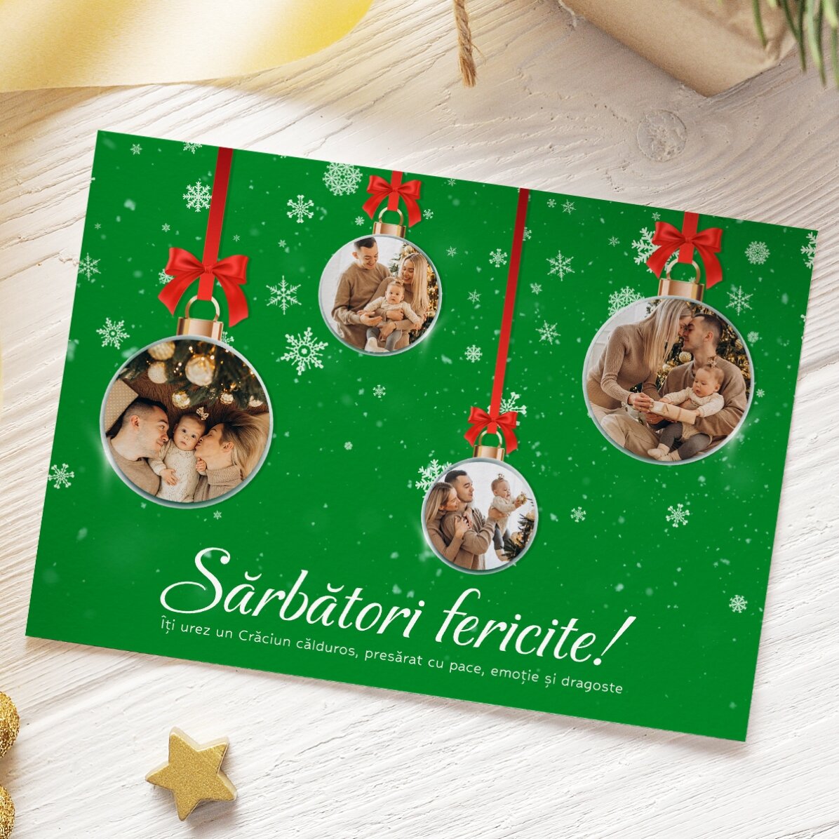 Card personalizat de Crăciun cu 4 poze și text - Model Globulețe