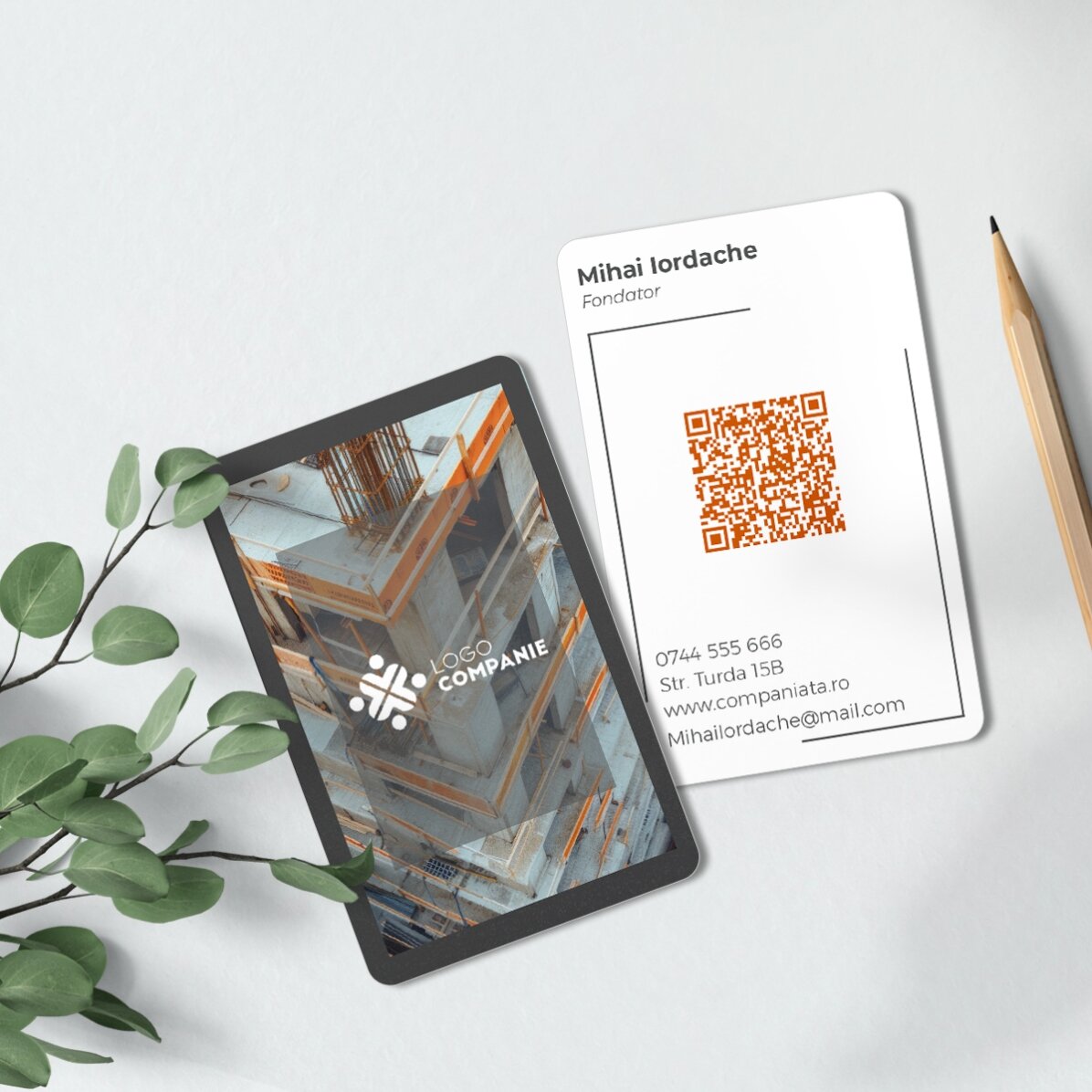 Carte de vizită aluminiu personalizată față-verso cu cod QR, text  și o fotografie