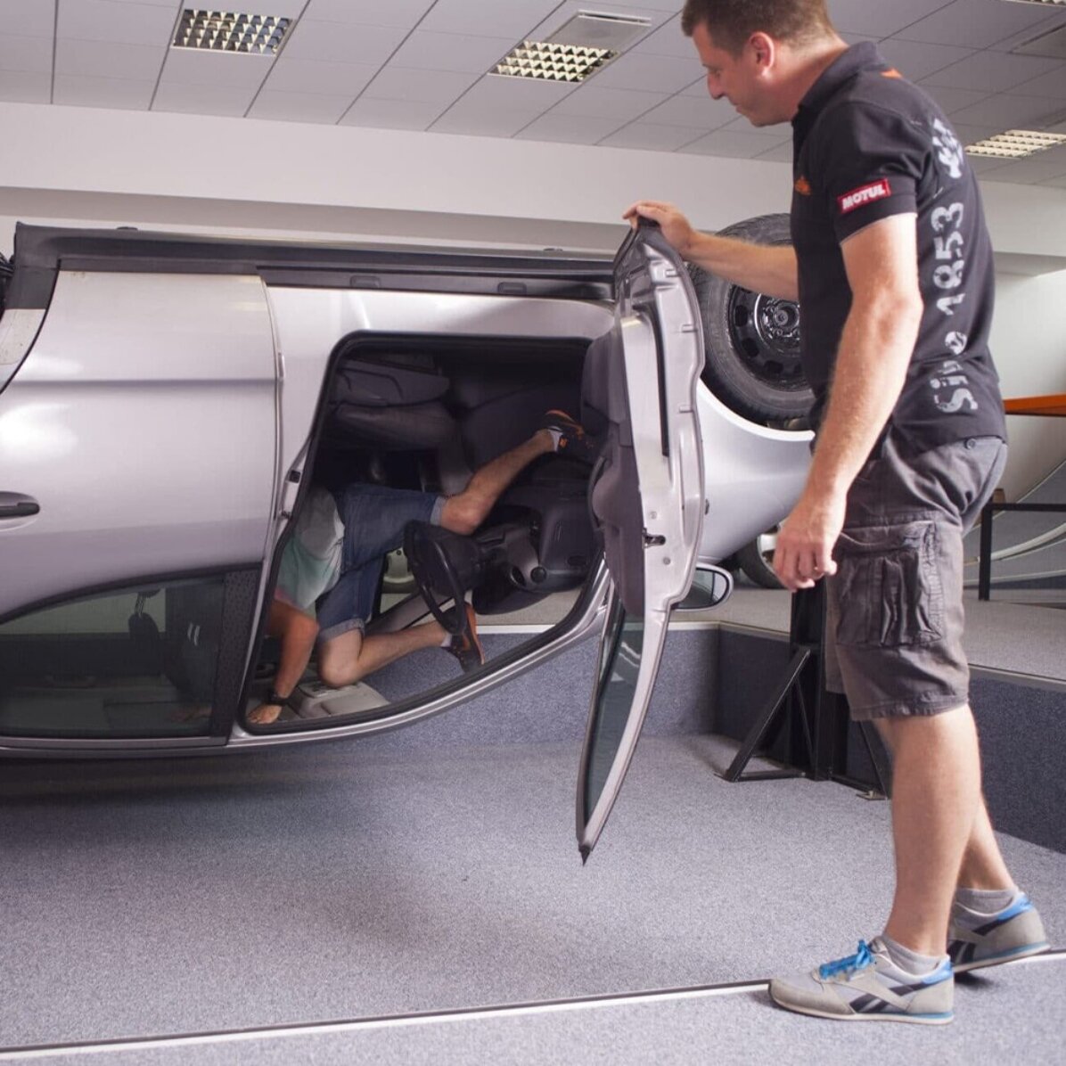 Curs conducere defensivă Nivel 1 la Academia Titi Aur