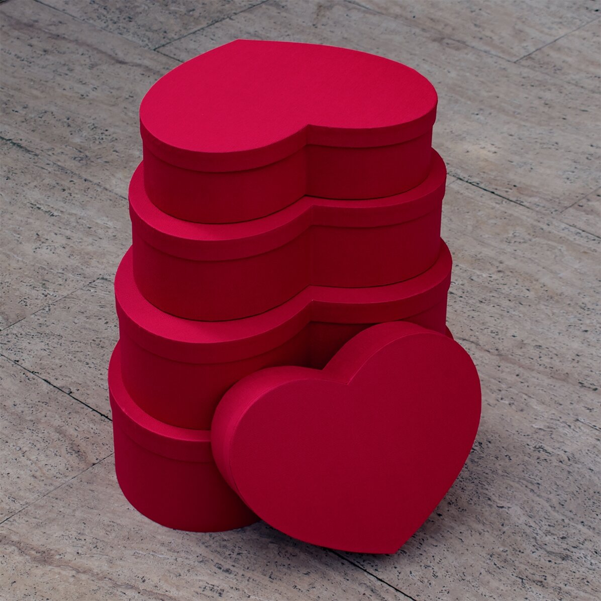 Cutie cadou în formă de inimă - roșu