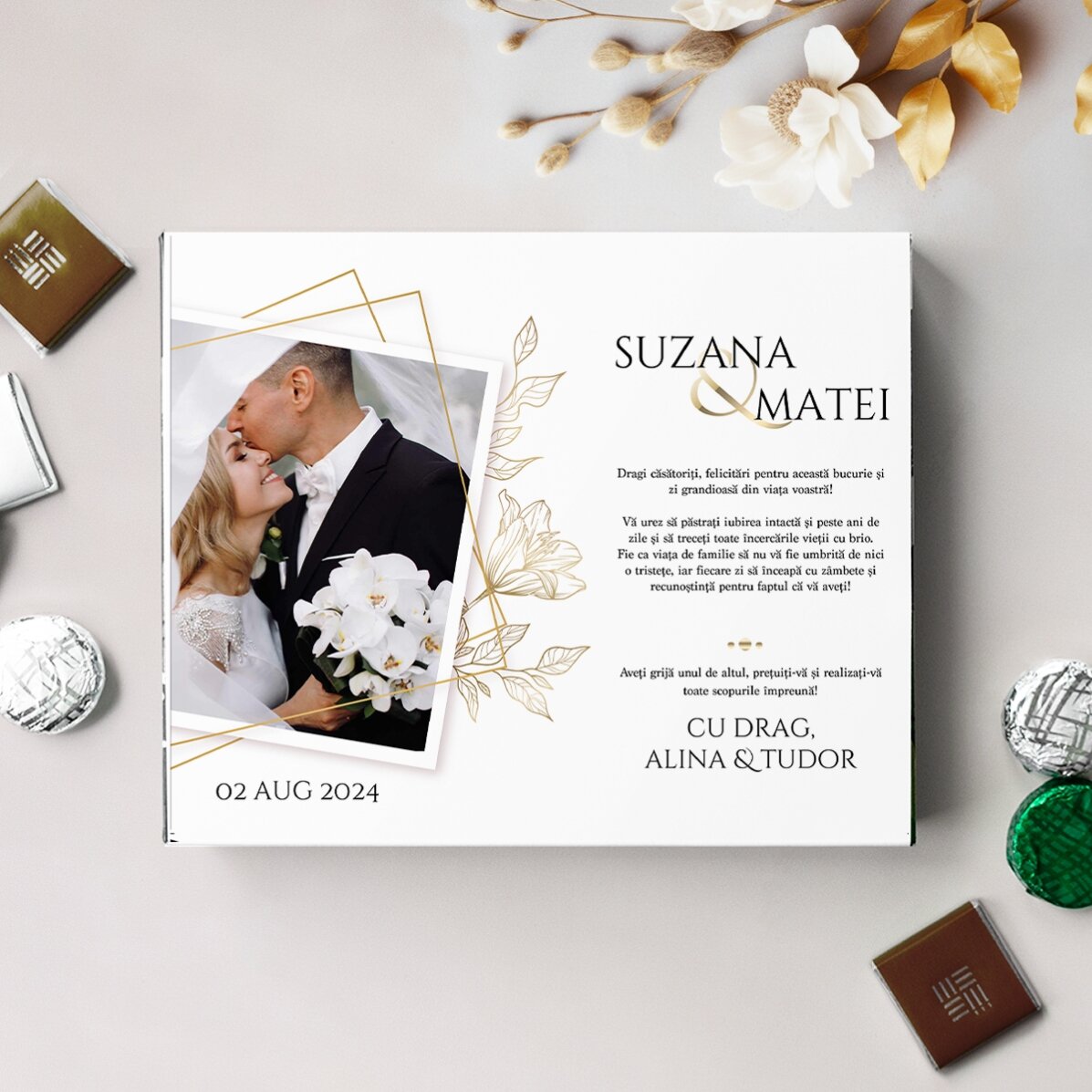 Cutie de bomboane personalizată cu mesaj și poză pentru miri