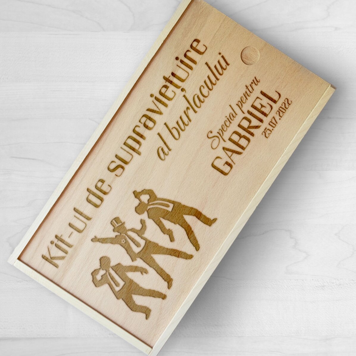 Cutie de cadou personalizată din lemn cu mesaj - Kit de supraviețuire pentru petrecerea burlacilor