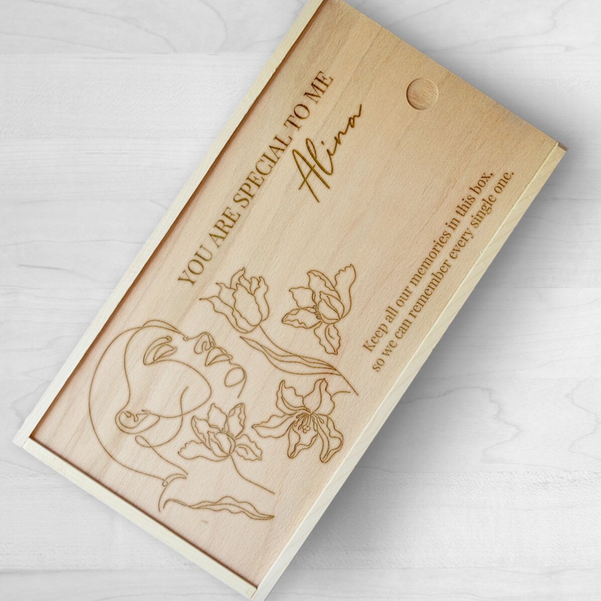 Cutie de cadou personalizată din lemn cu mesaj pentru ea