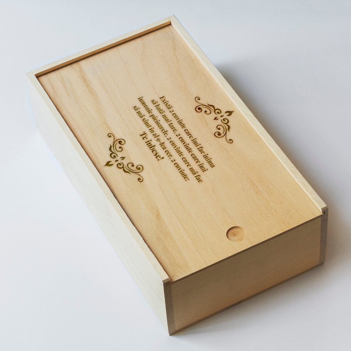 Cutie de cadou personalizată din lemn cu mesaj