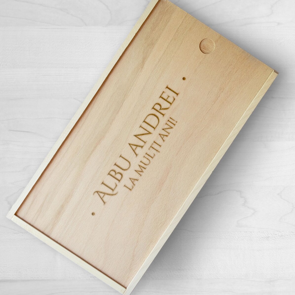 Cutie de cadou personalizată din lemn cu nume și text