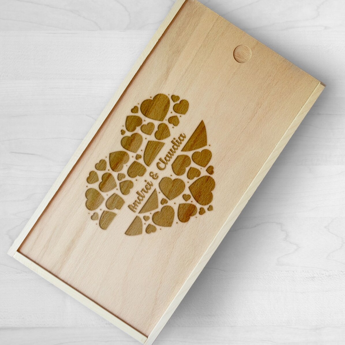 Cutie de cadou personalizată din lemn cu numele voastre 