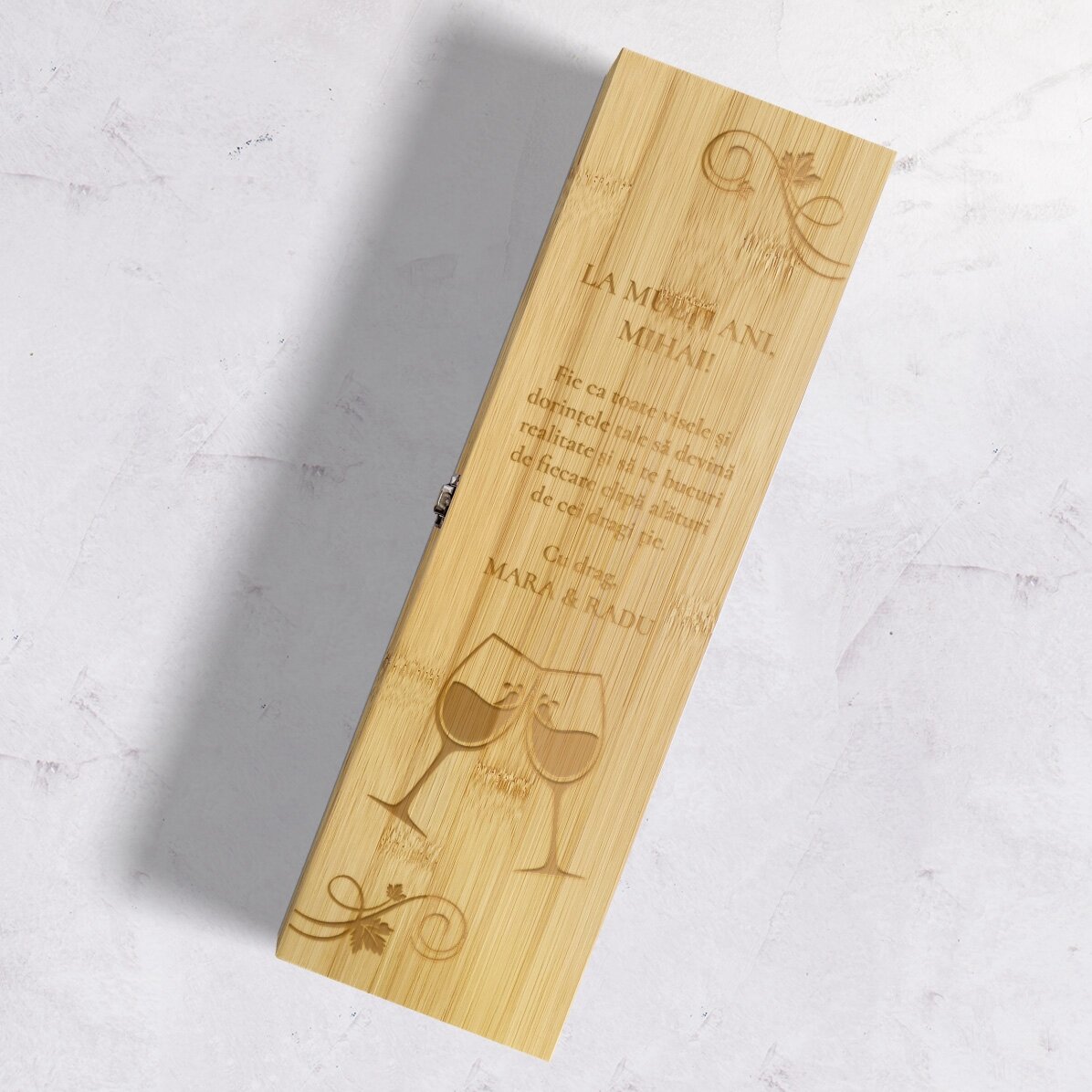 Cutie de vin din bambus cu accesorii personalizată cu mesaj - Urare de ziua ta