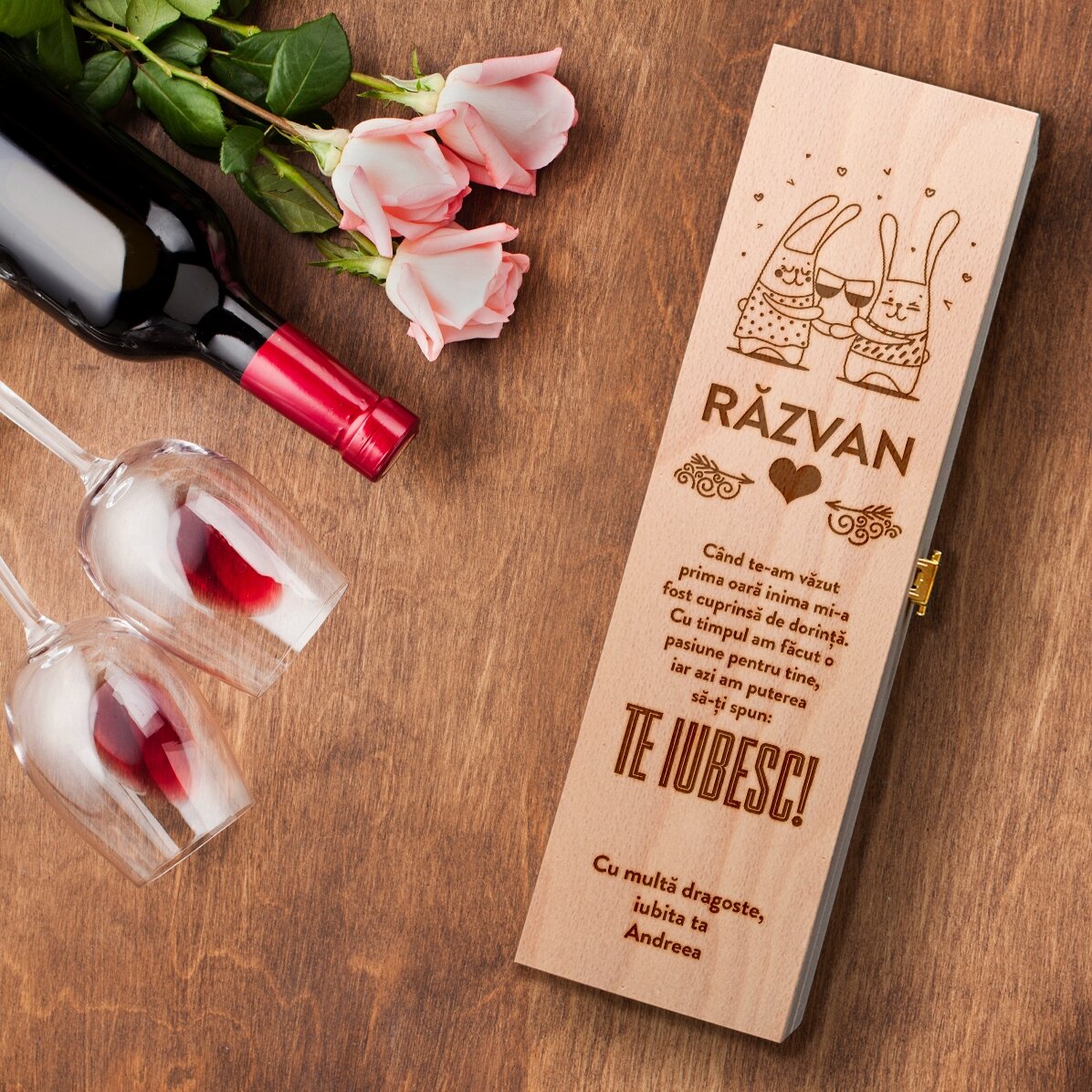 Cutie de vin personalizată cu nume și mesaj - Ziua îndrăgostiților