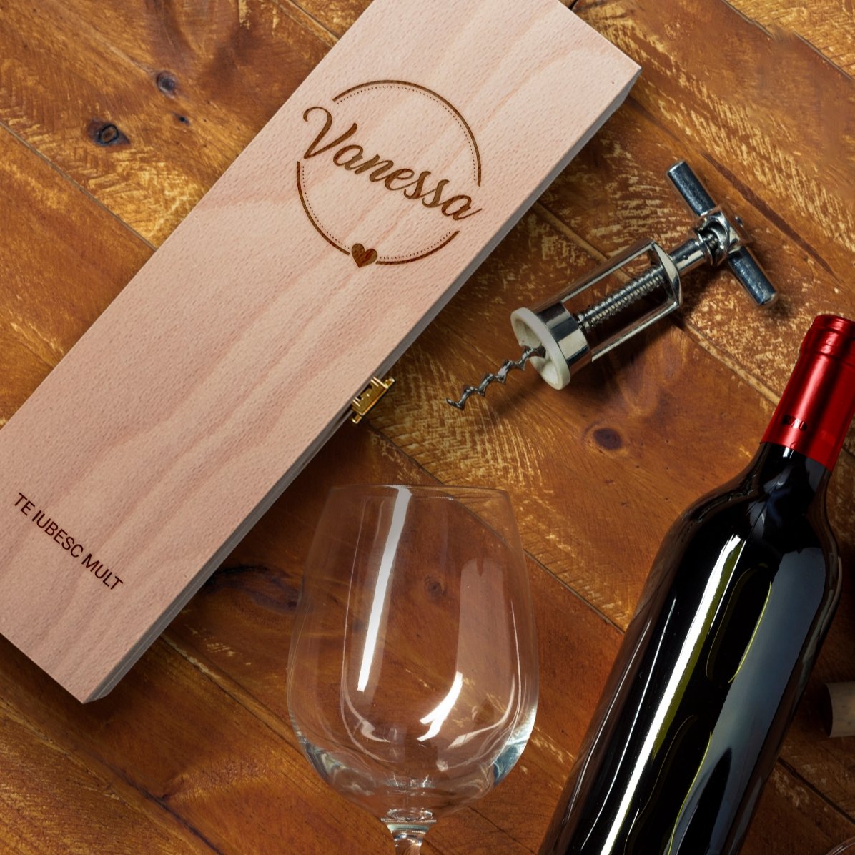 Cutie de vin personalizată cu nume și text