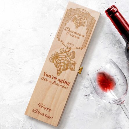 Cutie de vin personalizată cu text - Fine wine