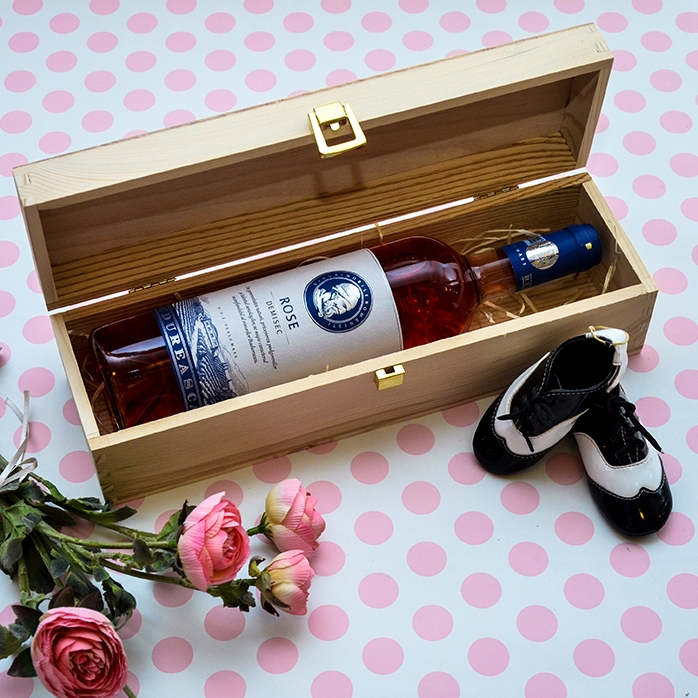 Cutie de vin personalizată - just married