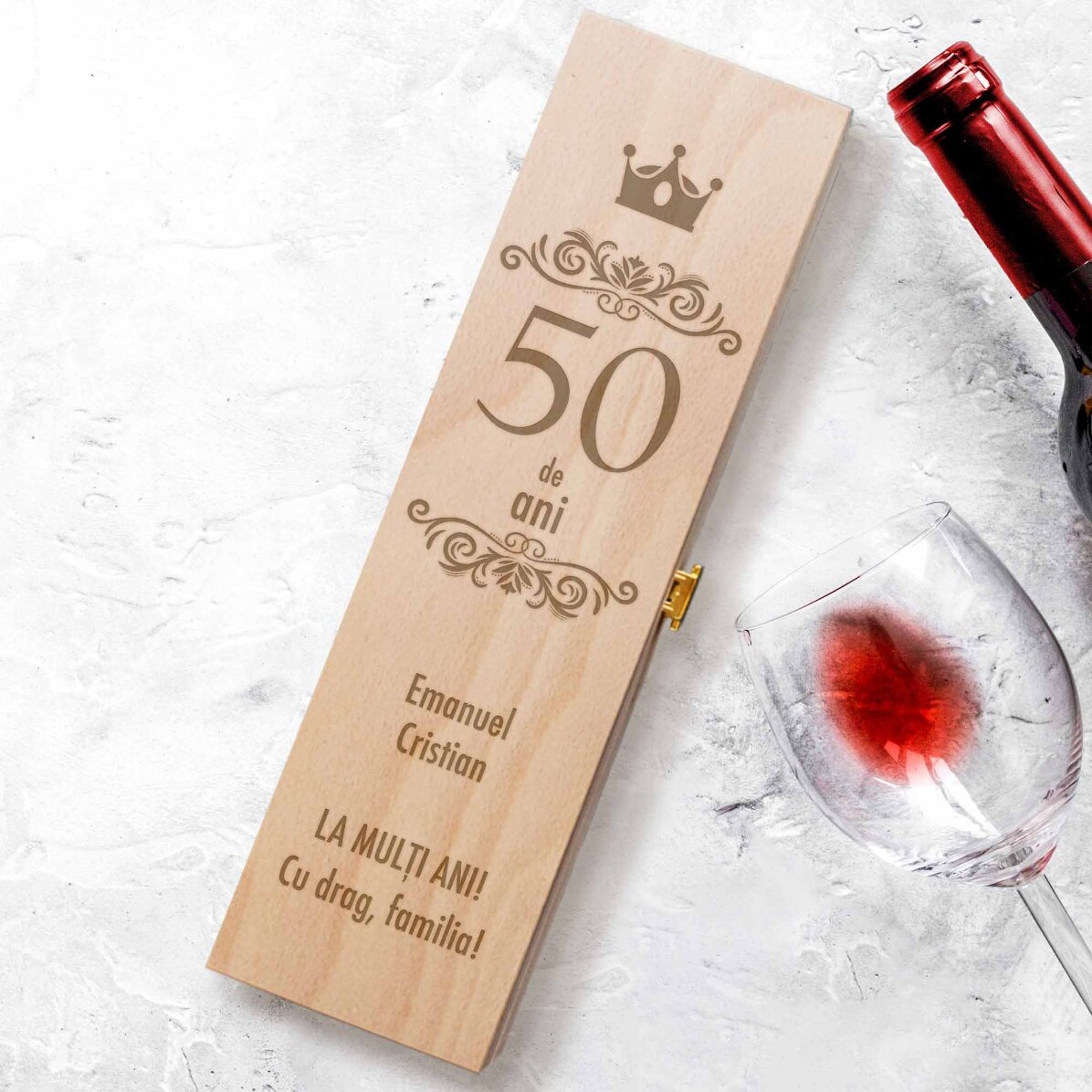 Cutie de vin personalizată -  La mulți ani!
