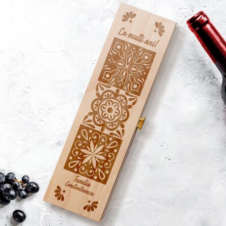 Cutie de vin personalizată - motive tradiționale