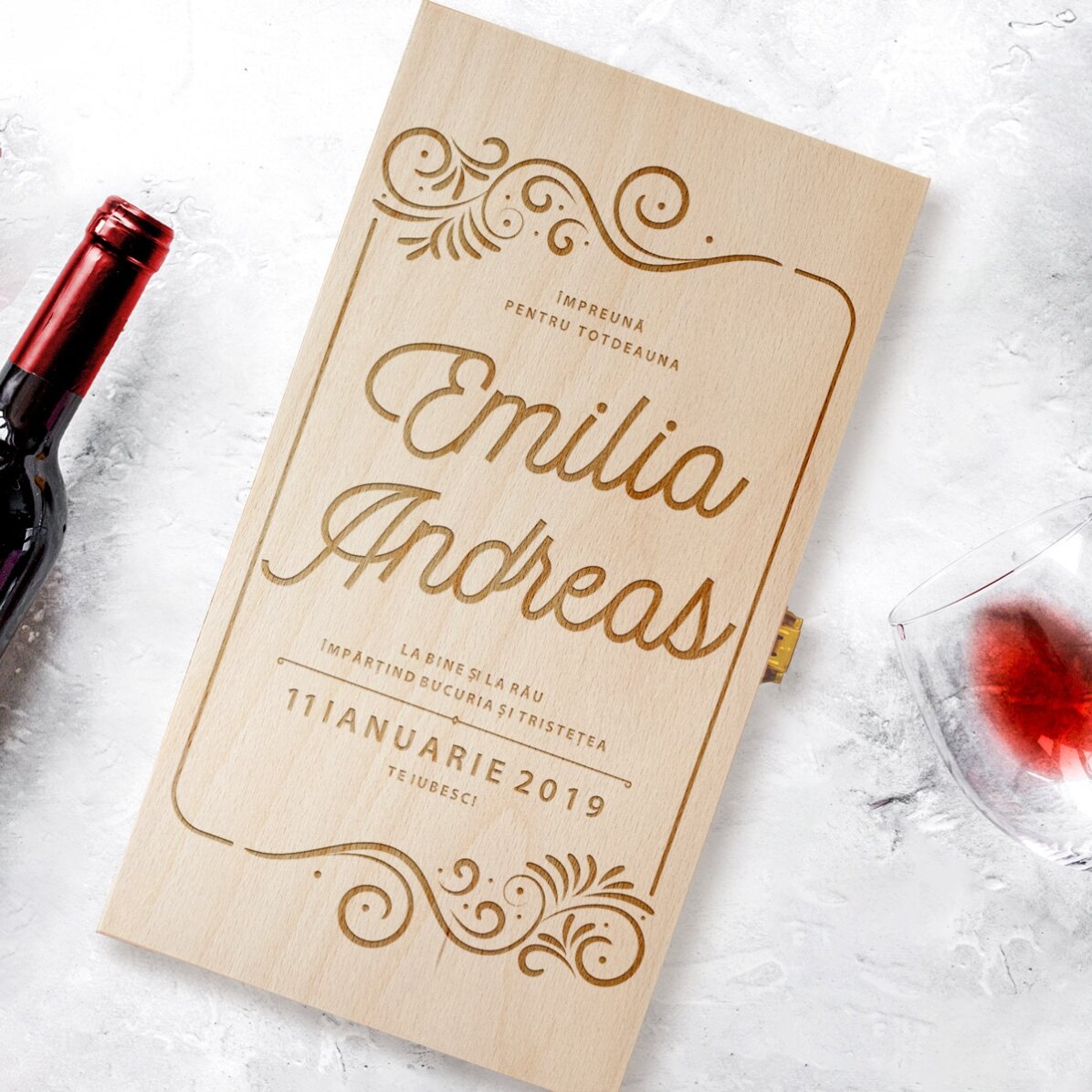Cutie de vin personalizată pentru două sticle - Mesaj pentru miri
