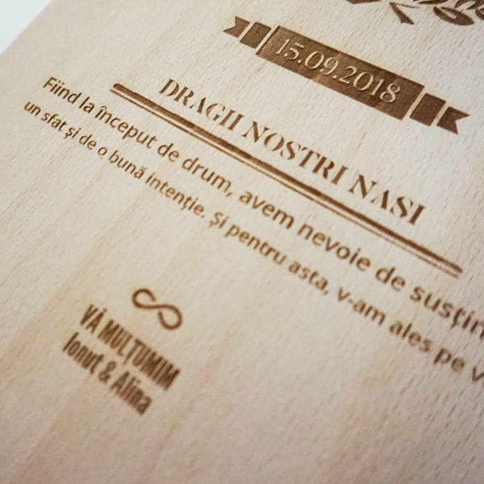 Cutie de vin personalizată pentru două sticle pentru nași