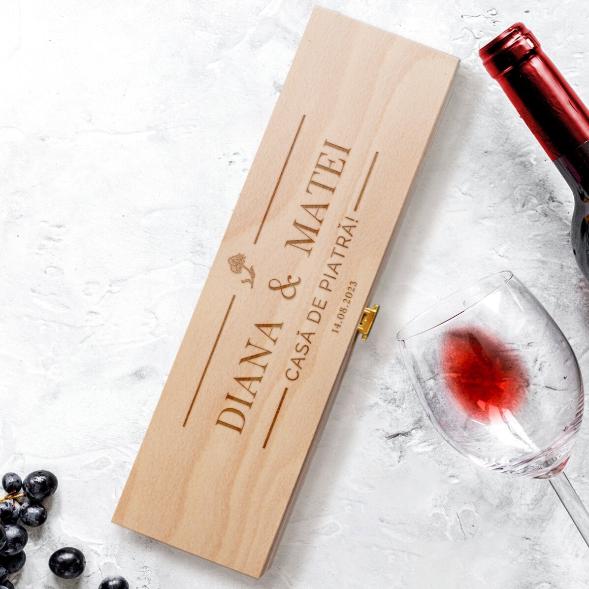 Cutie de vin personalizată - Proaspăt căsătoriți