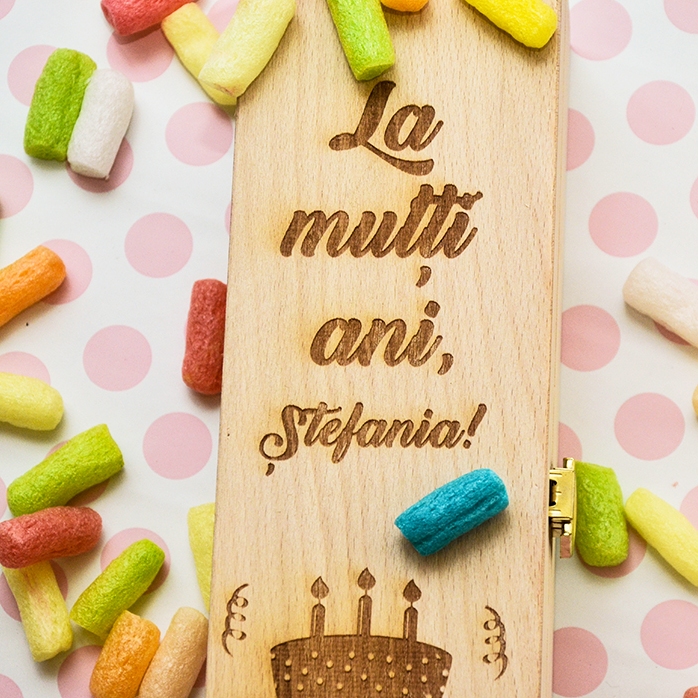 Cutie de vin personalizată - Tort Aniversar