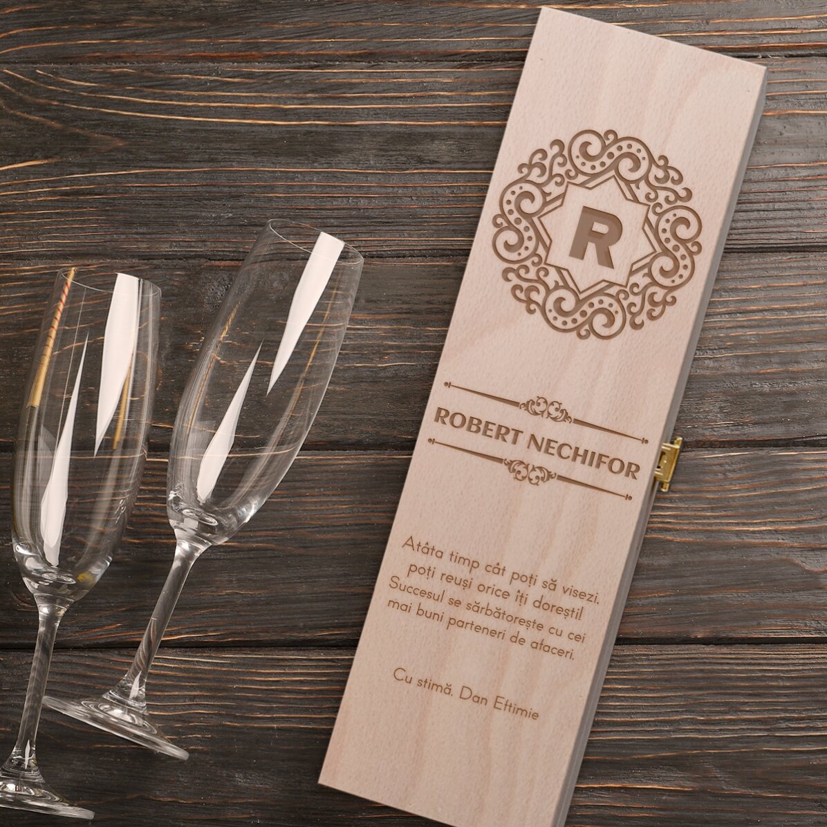 Cutie de vin spumant personalizată - Inițială și nume