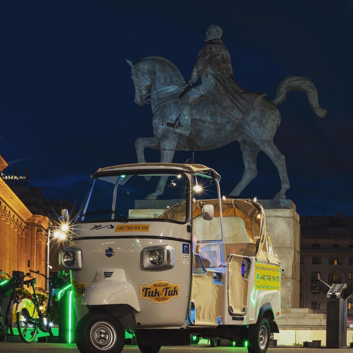 Experiență cadou - Tur privat cu TukTuk-ul în București