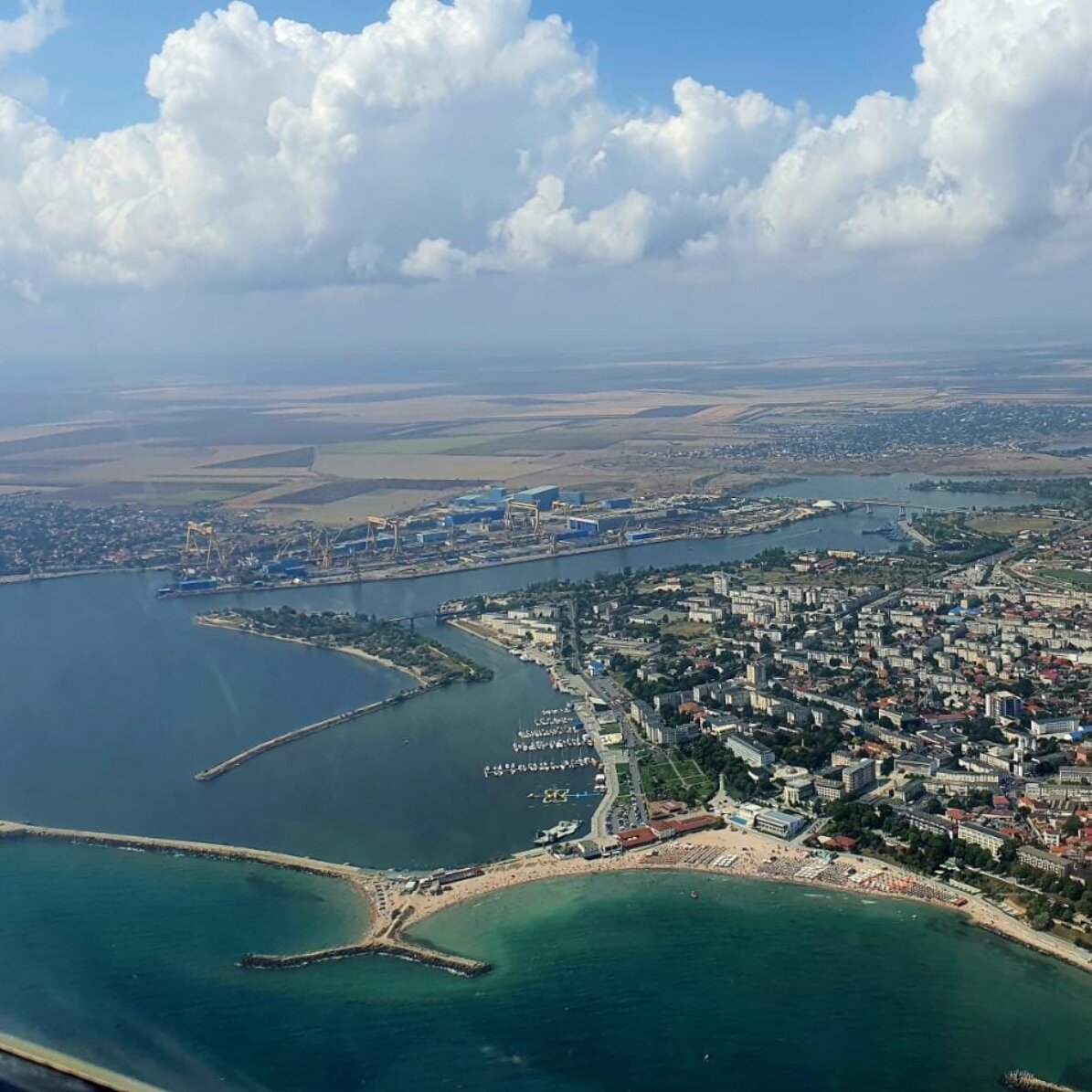 Experiență cadou la înălțime - Zbor cu elicopterul în Tuzla