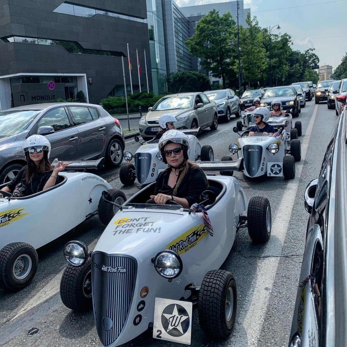 Experiență cadou -  Mașinuță de poveste Hot Fun Rod