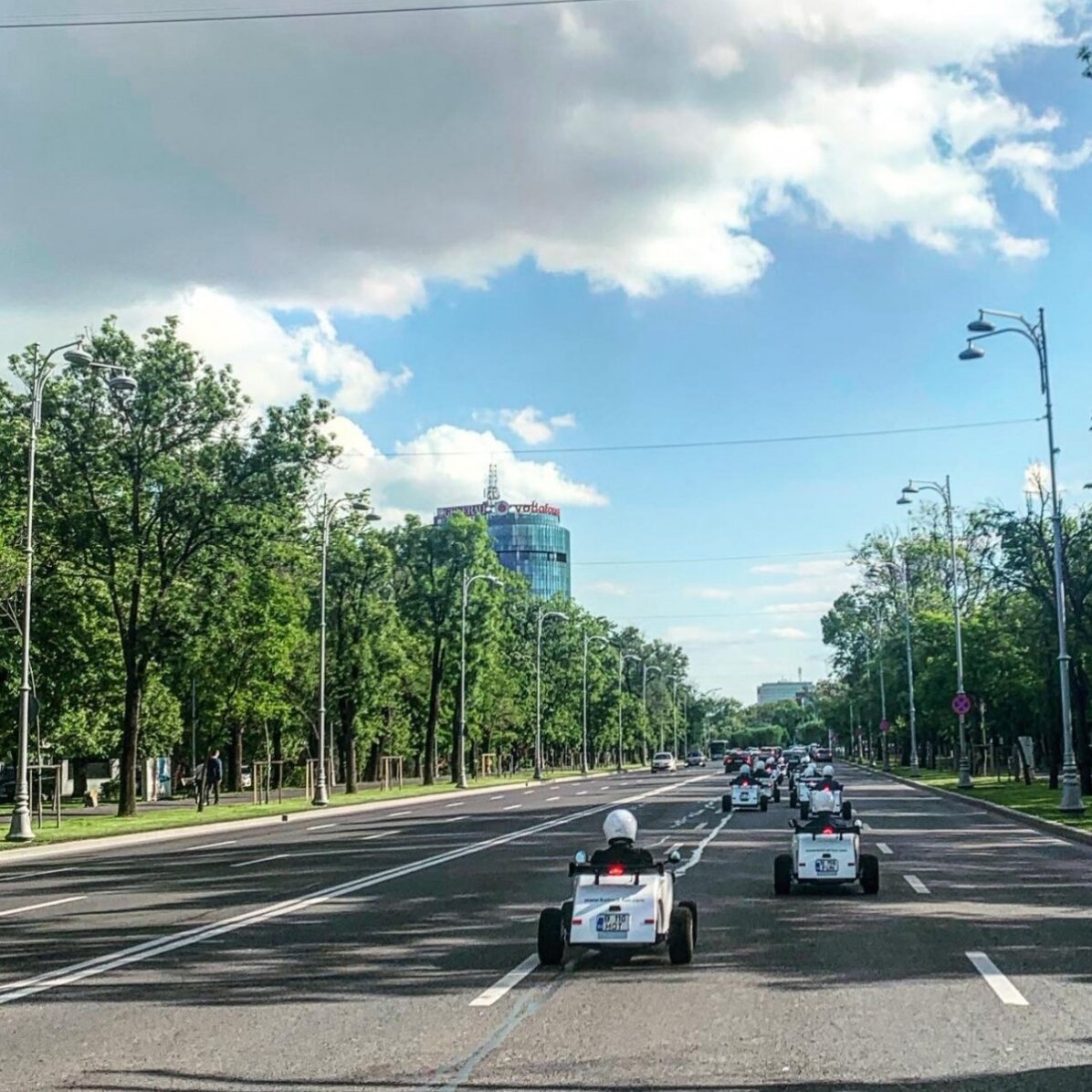 Experiență cadou -  Mașinuță de poveste Hot Fun Rod