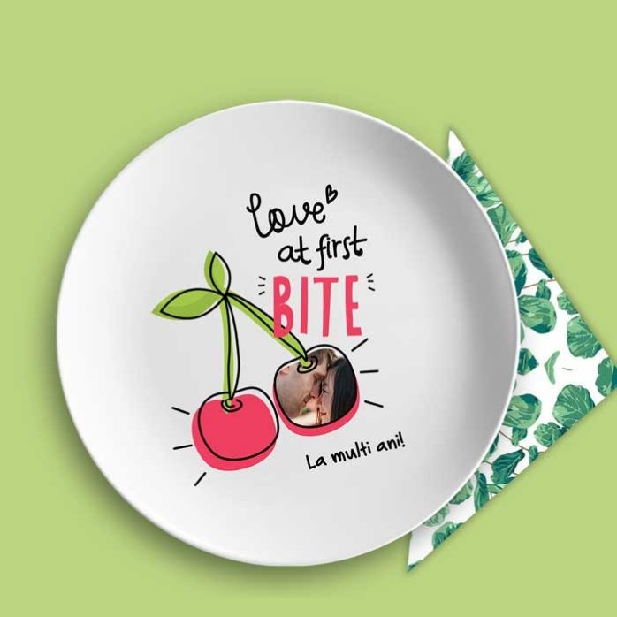 Farfurie personalizată cu poză și text - Love at first bite