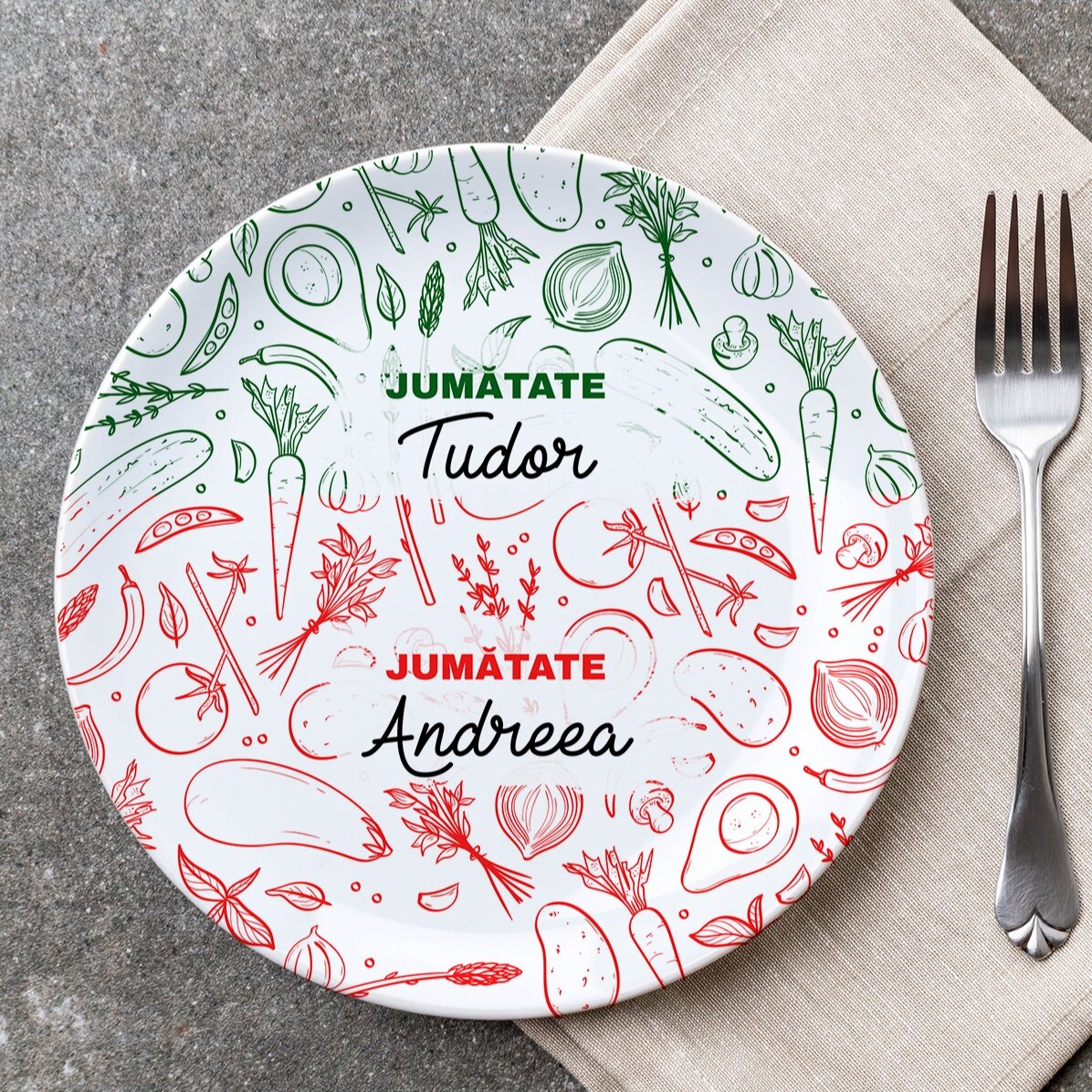 Farfurie personalizată cu text - Pe jumătate