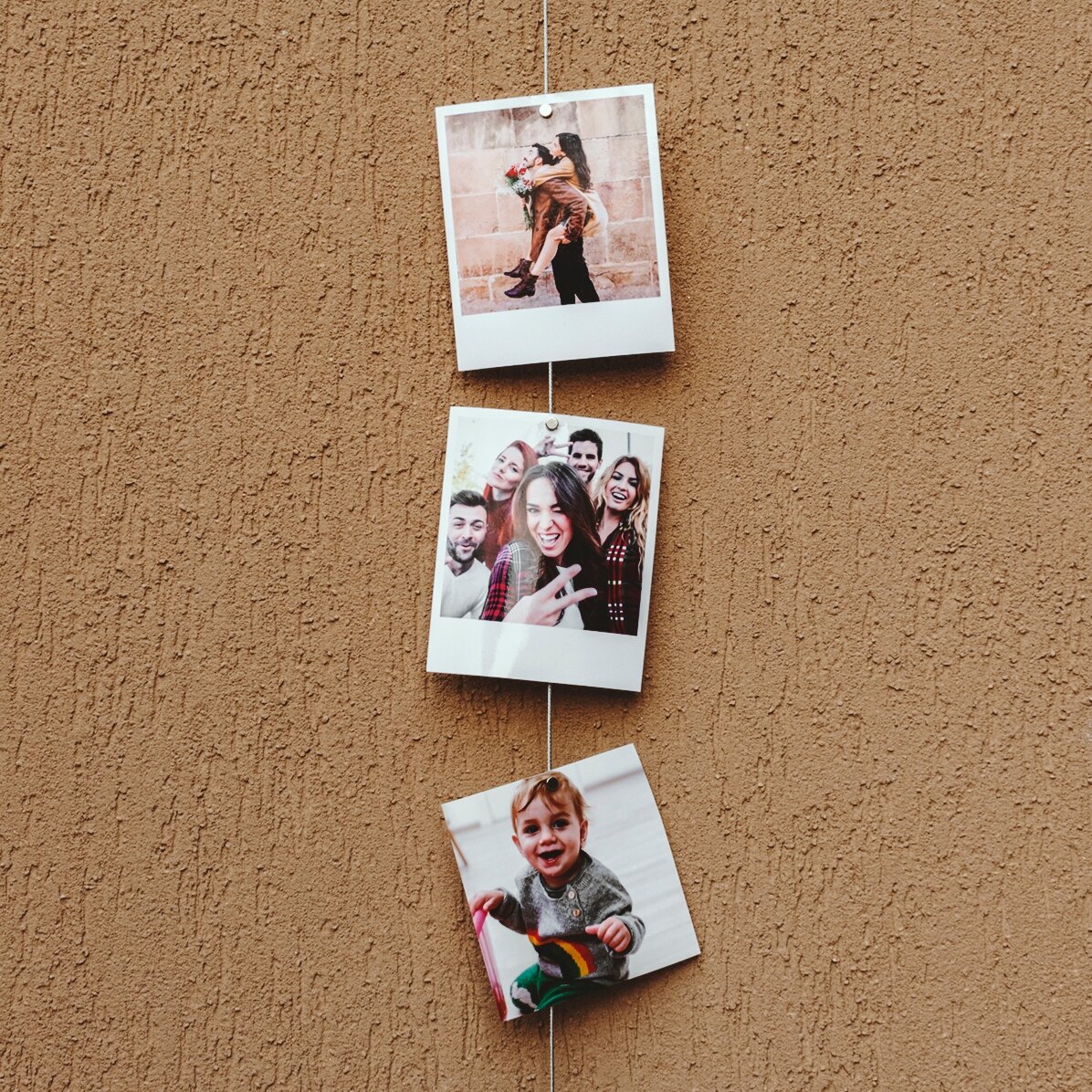 Fir metalic de agățat 8 poze