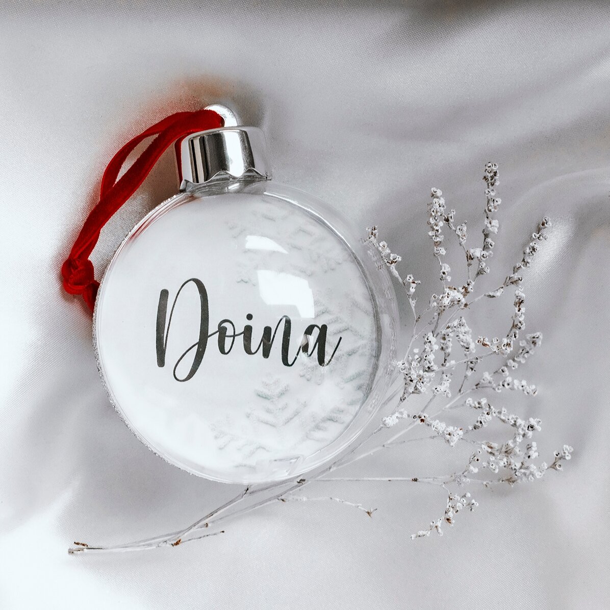 Glob personalizat cu numele tău și fulgi de nea
