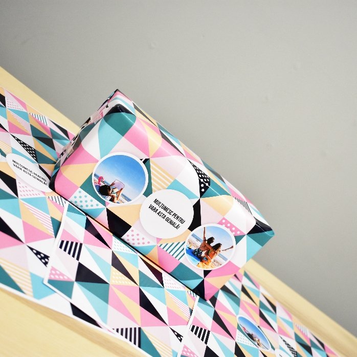 Hârtie de împachetat cadouri personalizată cu 2 poze și text