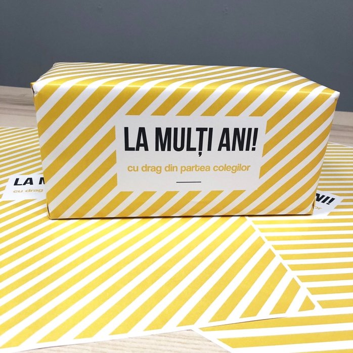 Hârtie de împachetat cadouri personalizată - model yellow stripes, cu text în chenar