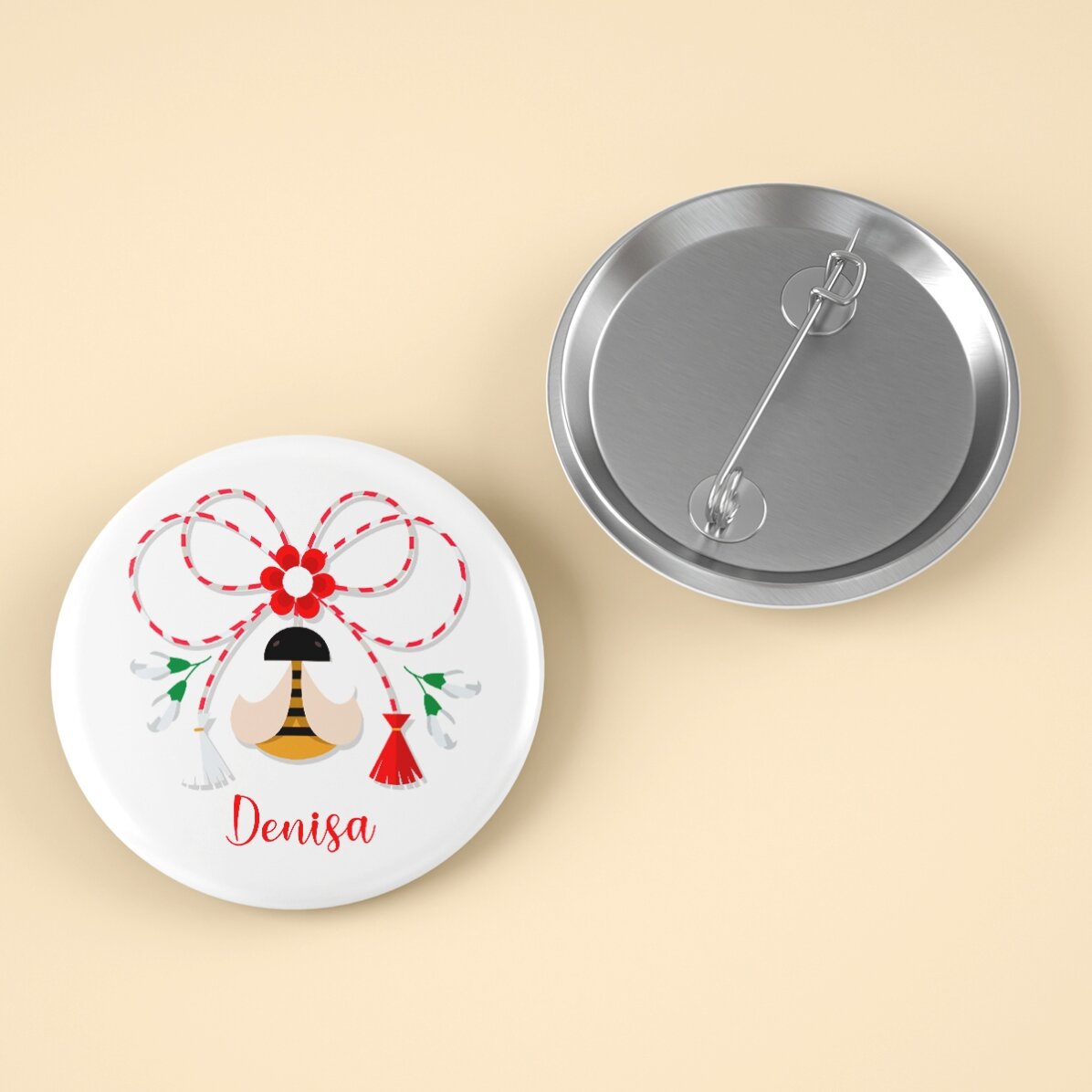 Insignă personalizată cu text - Mărțișor albinuță