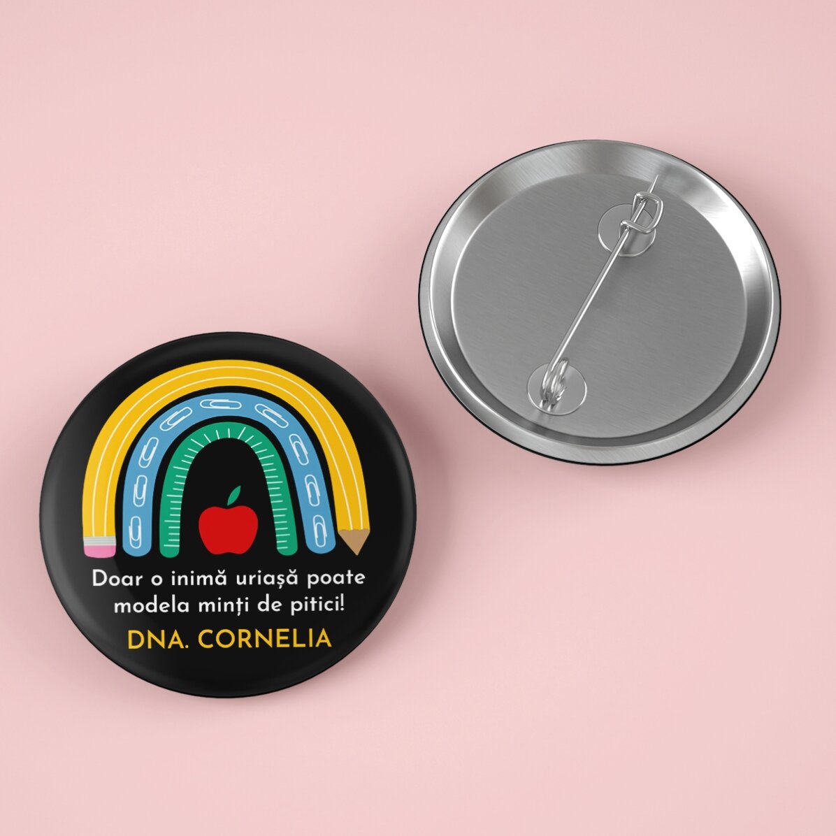 Insignă personalizată cu text pentru educatoare