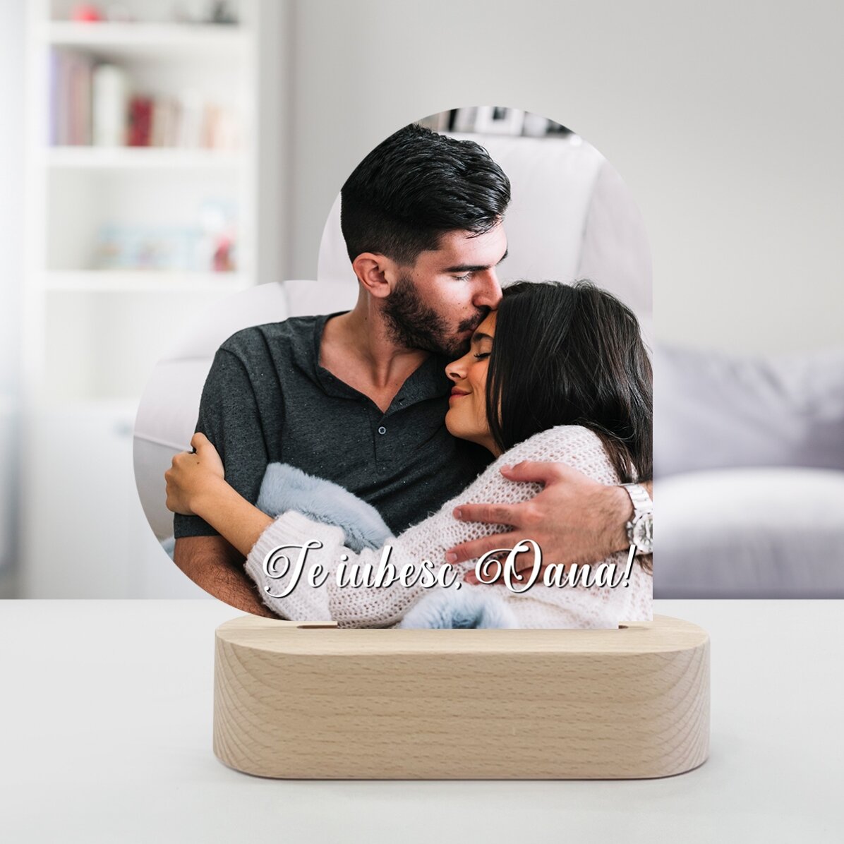 Lampă veghe LED inimă personalizată cu o poză și mesaj