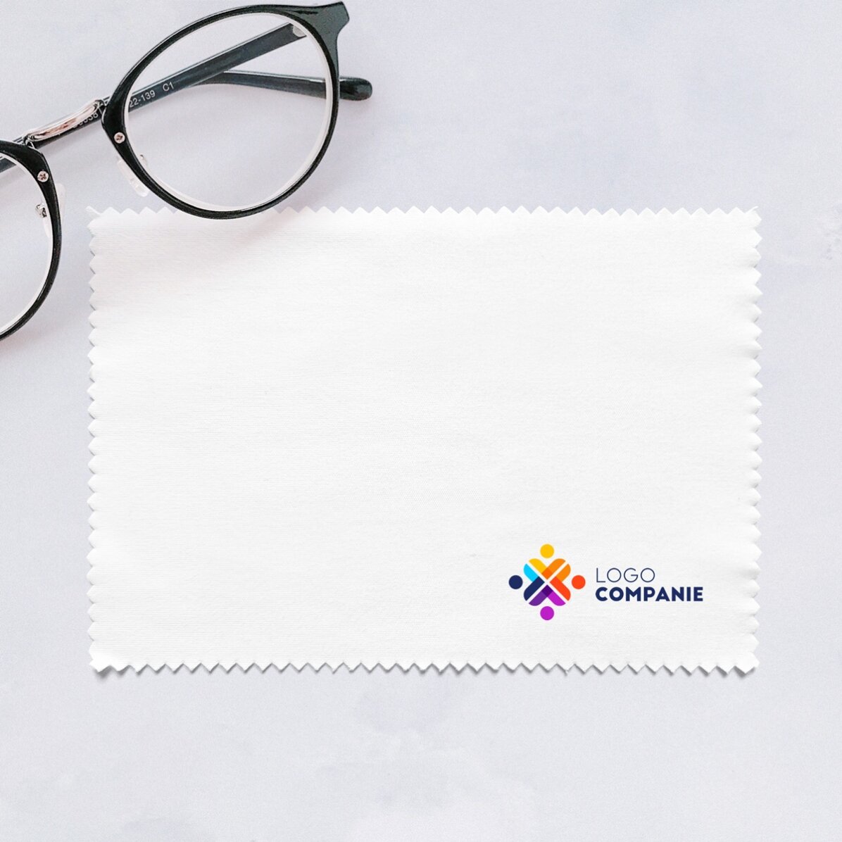 Lavetă personalizată cu logo în partea dreaptă pentru curățare ecrane/ochelari
