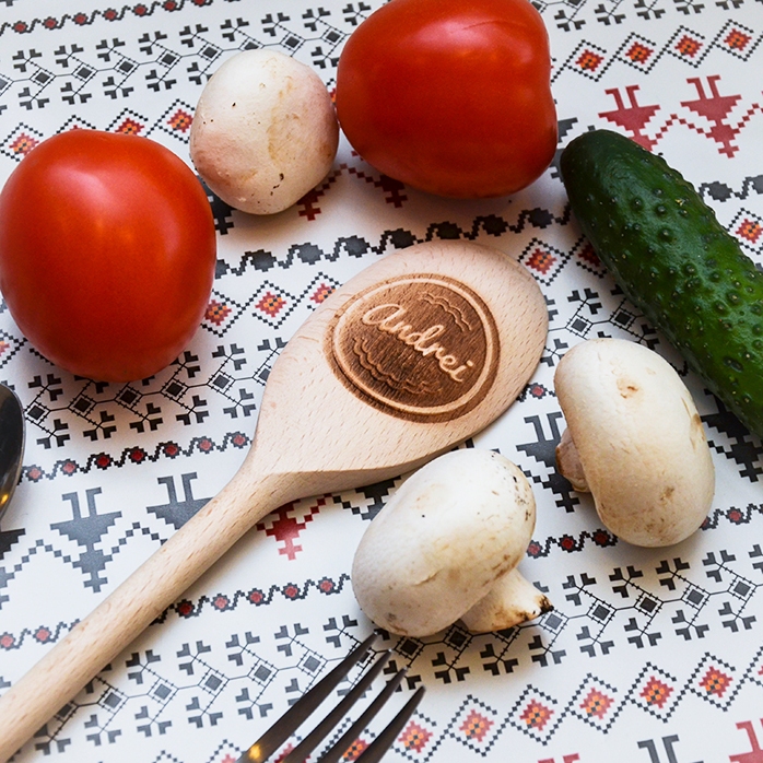 Lingură de lemn personalizată cu numele tău