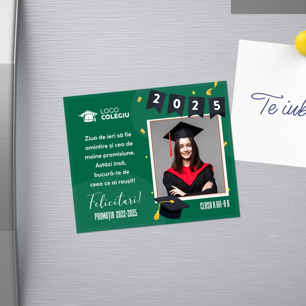 Magnet 12x10 cm personalizat cu logo, o poză și text - Felicitări pentru absolvire!